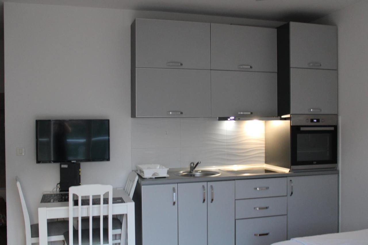 Delta Studio Apartman Podgorica Esterno foto